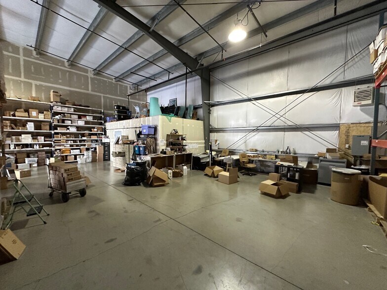 More Photos Of 14107 E Pioneer Way, Puyallup Warehouse For Lease