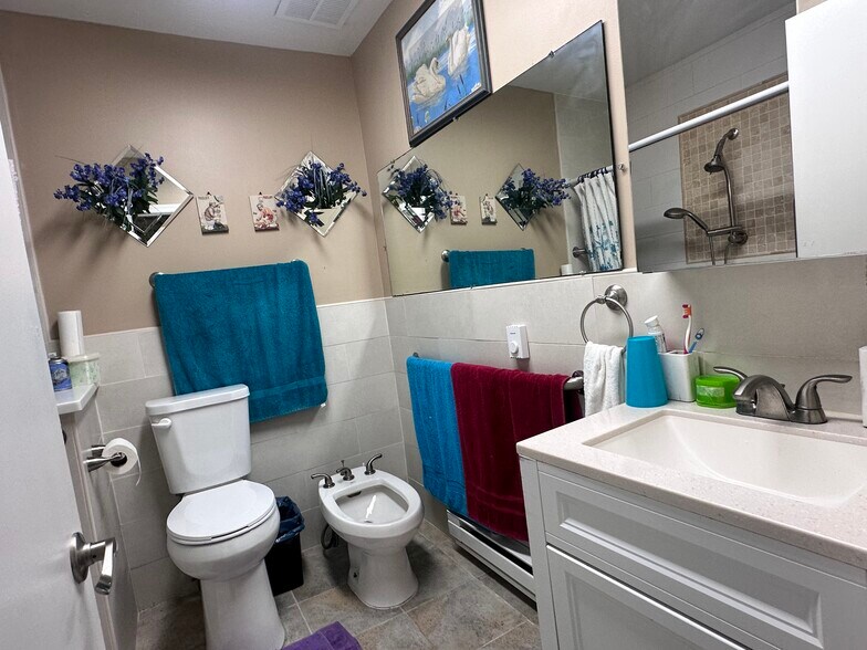 More Photos Of 1701 New York Ave, Union City Apartments For Sale