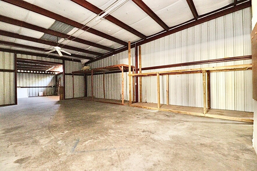 More Photos Of 1450 W Marion Ave, Lake Park Freestanding For Lease