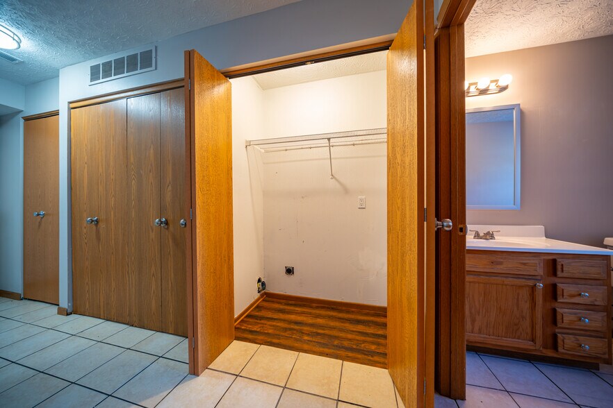 More Photos Of 459-469 Spicer St, Akron Apartments For Sale