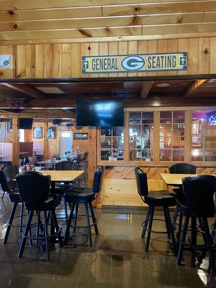 More Photos Of 8101 Schofield Ave, Weston Bar For Sale