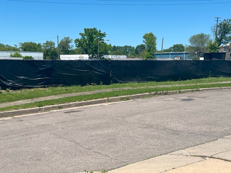 More Photos Of 60 Southfield Rd, Ecorse Bank For Sale