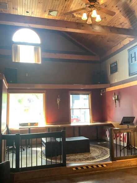 More Photos Of 418 Main St, Youngstown Restaurant For Sale