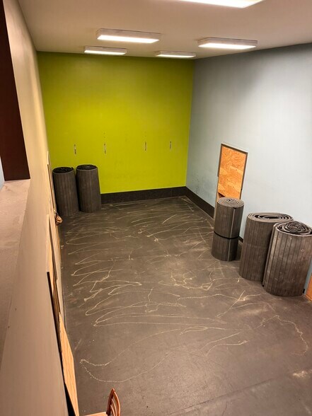 More Photos Of 1000 Jacklin Rd, Milpitas General Retail For Sale