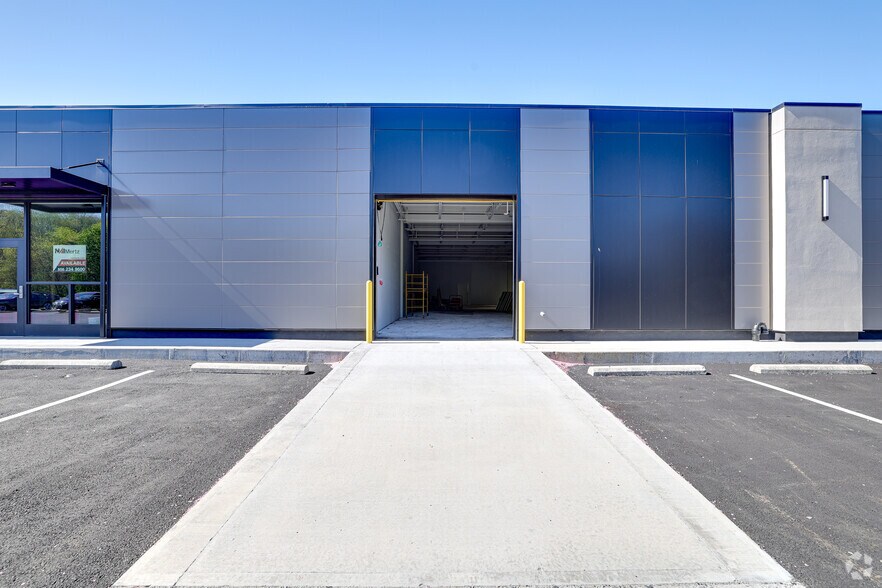 More Photos Of 1 Electronics Dr, Hamilton Warehouse For Lease