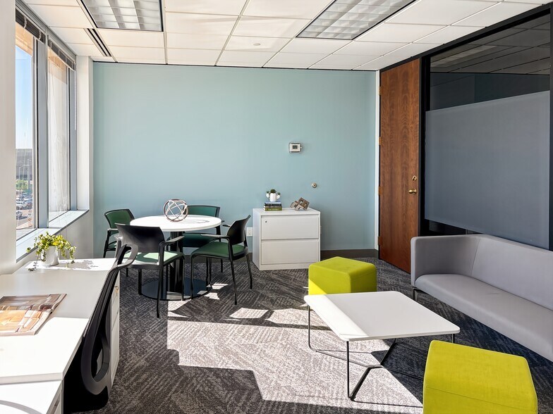 More Photos Of 7150 E Camelback Rd, Scottsdale Coworking Space
