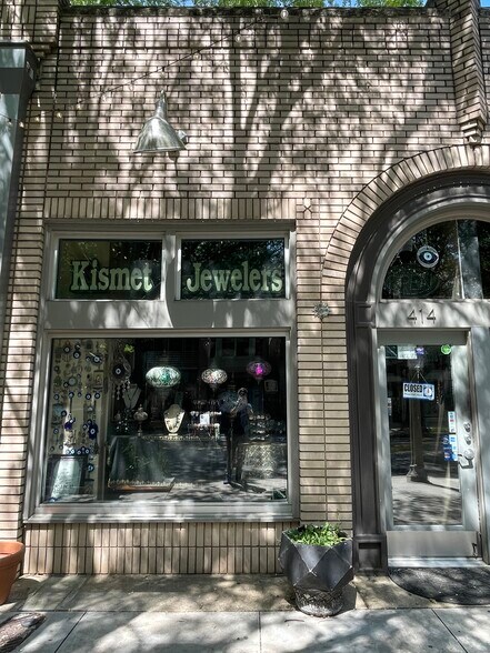 More Photos Of 406-416 Church St, Decatur Storefront For Lease