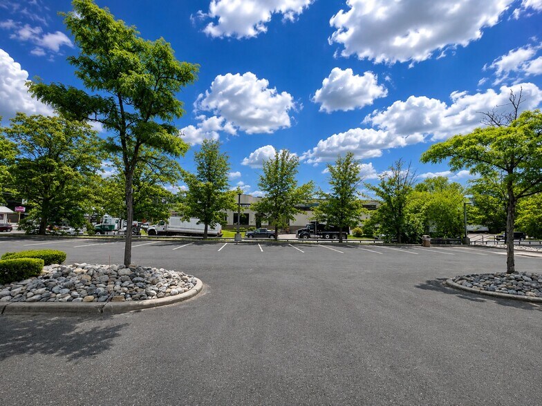 More Photos Of 331 Saw Mill River Rd, Elmsford Land For Lease