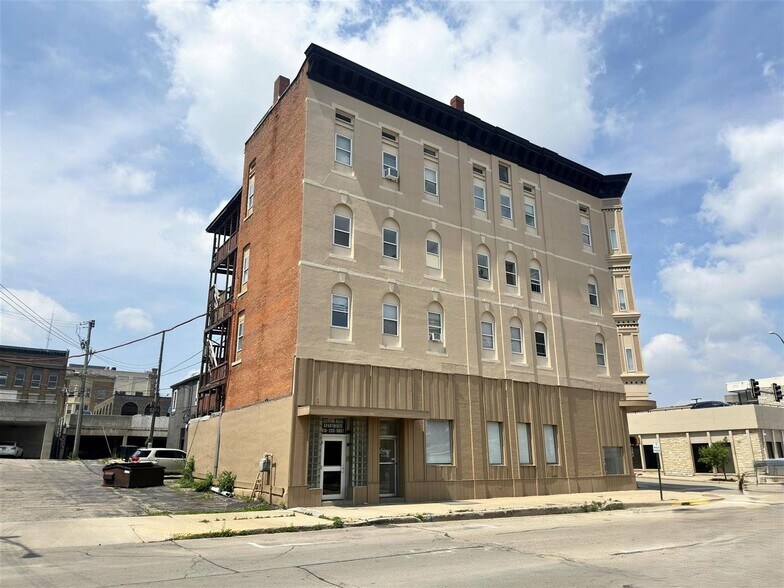 More Photos Of 24-26 S Galena Ave, Freeport Apartments For Sale