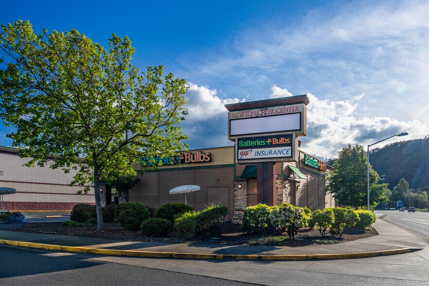 More Photos Of 3001 NW Stewart Pky, Roseburg Freestanding For Sale