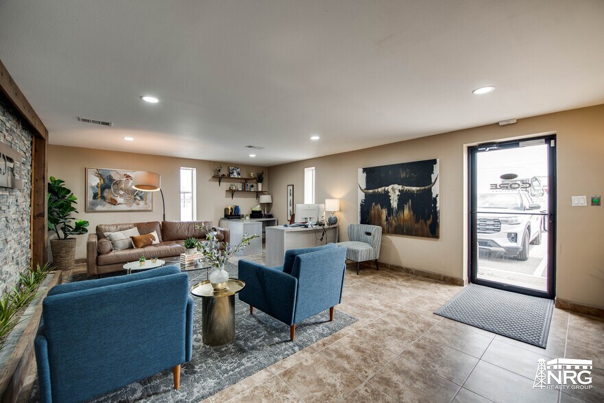 More Photos Of 1113 Dayton Rd, Midland Warehouse For Sale