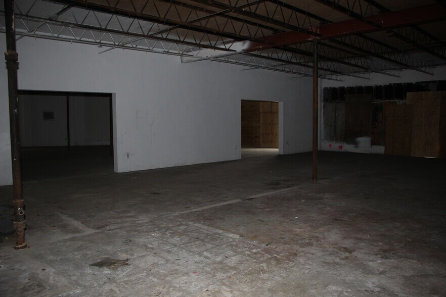 More Photos Of , North Fort Myers General Retail For Sale