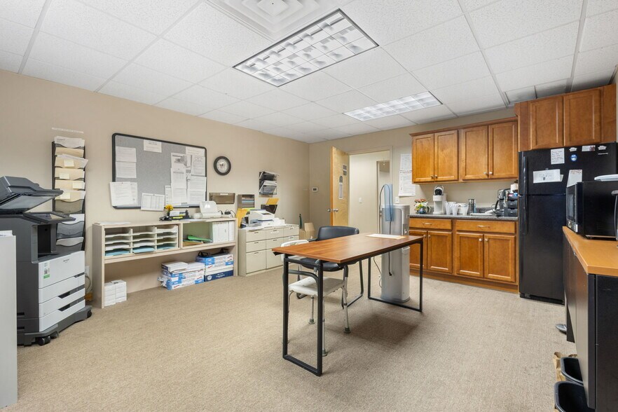 More Photos Of 2622 South Ave, Wappingers Falls Office For Sale