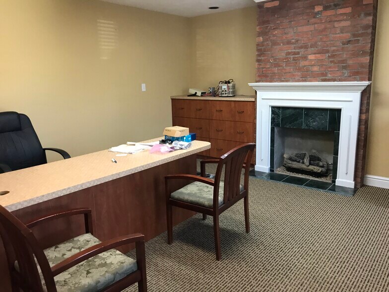 More Photos Of 100 Sandune Dr, Plum Medical For Lease