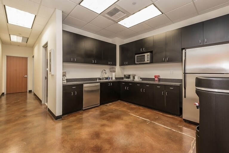 More Photos Of 13170 Spring St, Baldwin Park Warehouse For Lease