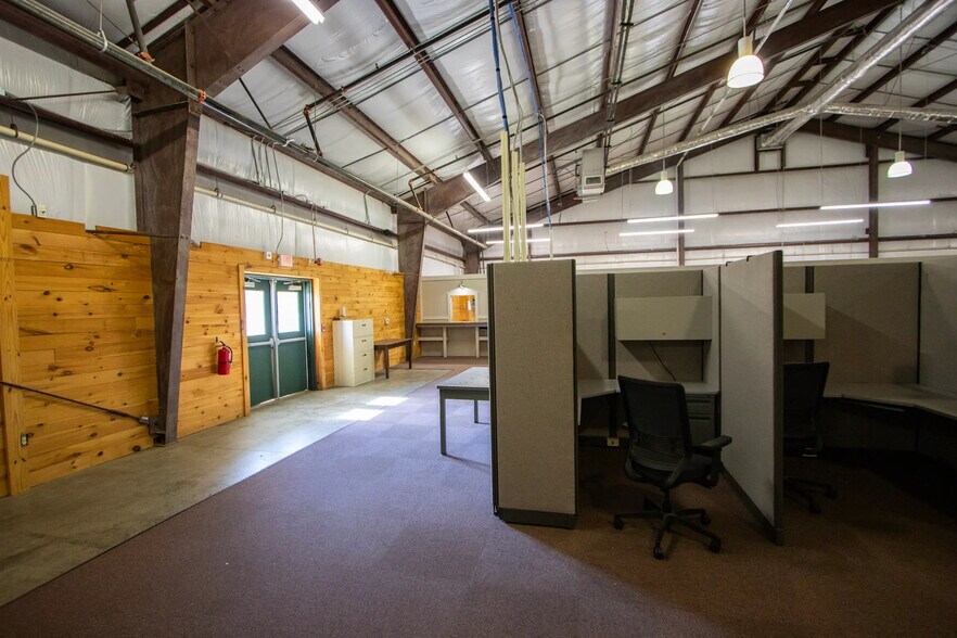 More Photos Of 322 Little Brooke Ln, West Columbia General Retail For Lease
