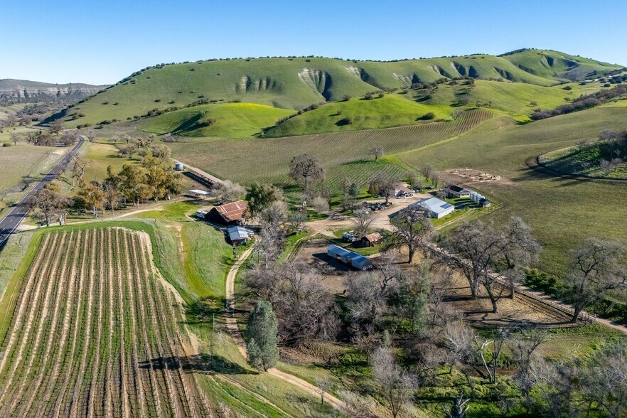 More Photos Of 535 Calf Canyon Hwy, Creston Winery Vineyard For Sale