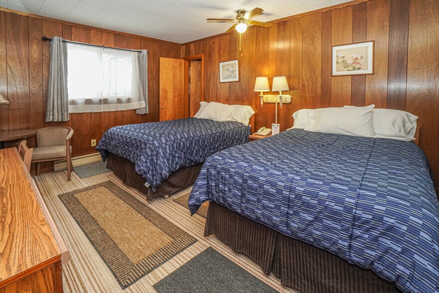 More Photos Of 314 Chippewa St, Ontonagon Hotel For Sale