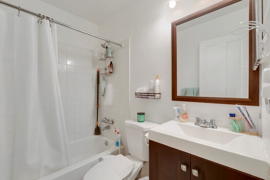 More Photos Of 645 N Paca St, Baltimore Apartments For Sale