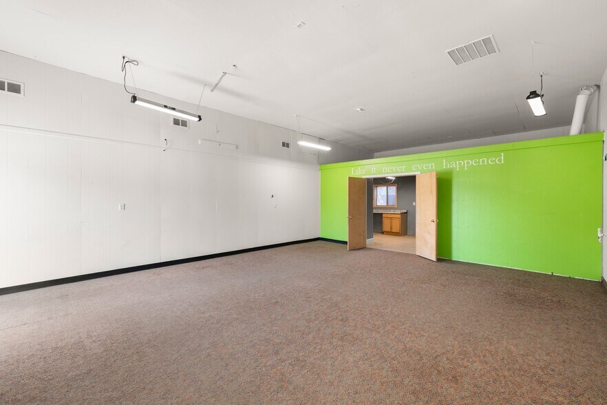 More Photos Of 547 N 4th Ave, Cornelius Warehouse For Lease