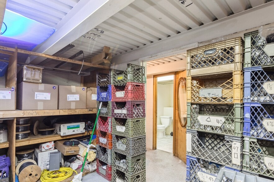 More Photos Of 138-27 247th St, Rosedale Showroom For Sale