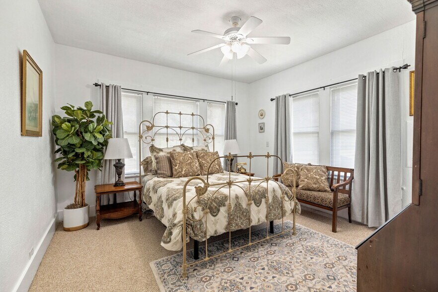 More Photos Of 2 FM 289, Comfort Specialty For Sale