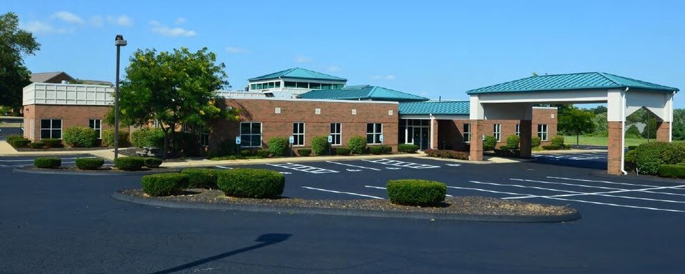 More Photos Of 1587 Boettler Rd, Green Medical For Lease