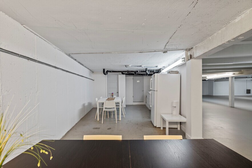 More Photos Of 10410 Boul Gouin O, Roxboro Office For Sale