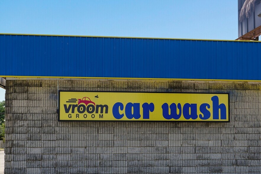 More Photos Of 2812 E Chestnut Expy, Springfield Carwash For Sale