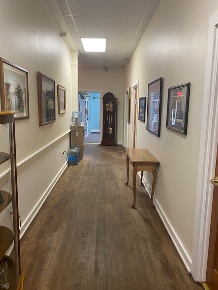 More Photos Of 268/270 Young St, Wilson Office For Lease