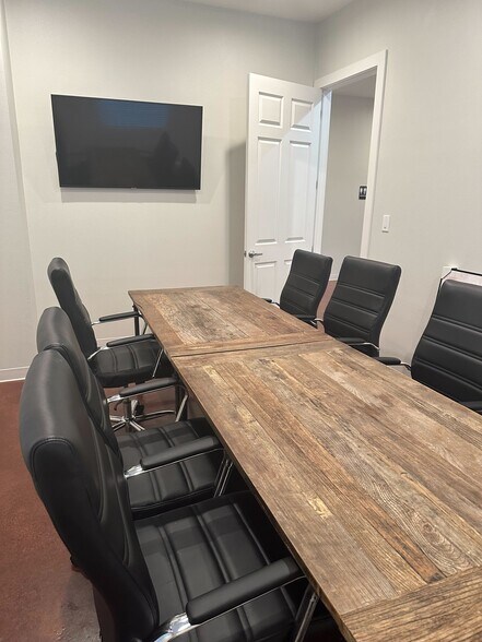 More Photos Of 711 W Bailey Boswell Rd, Saginaw Office For Lease