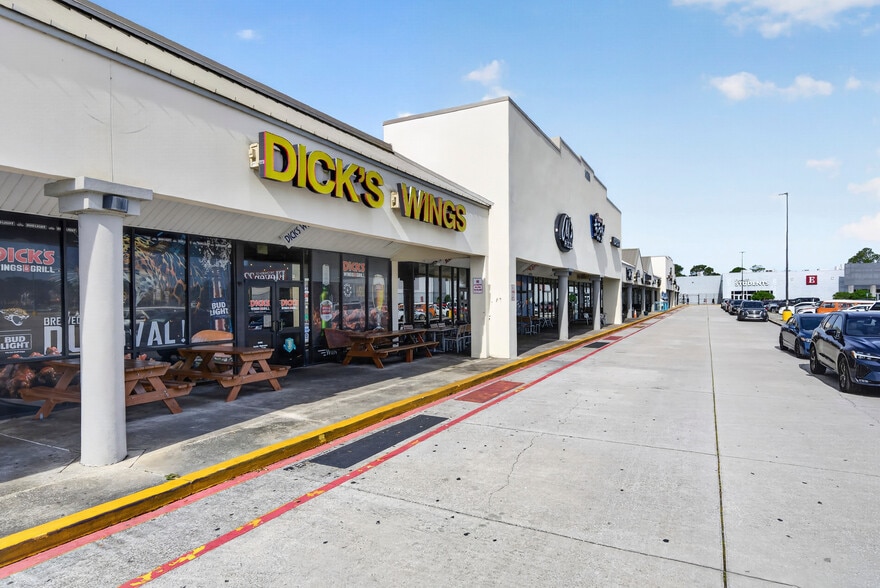 More Photos Of 14286 Beach Blvd, Jacksonville Beach General Retail For Sale