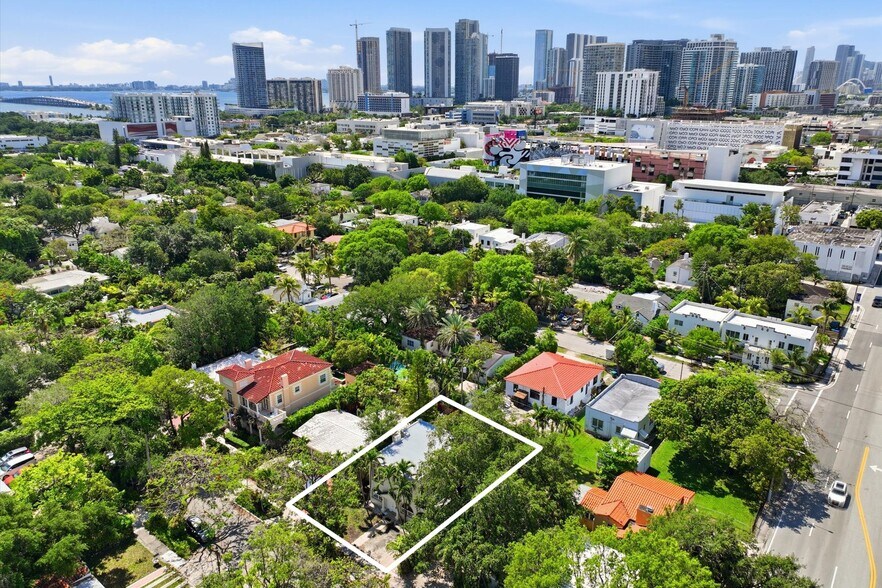 More Photos Of 22 NE 44th St, Miami Office Residential For Lease