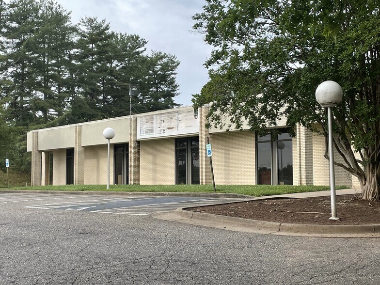 More Photos Of 1835 Davie Ave, Statesville Medical For Sale