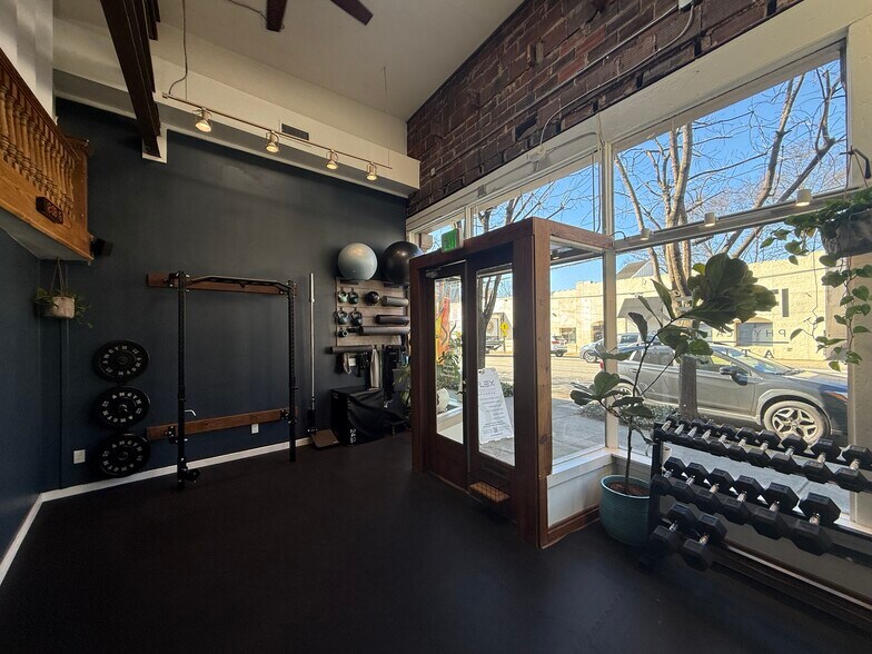 More Photos Of 1033 Monroe Dr, Atlanta Storefront Retail Office For Sale