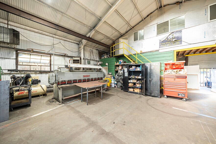 More Photos Of 6104-6112 Ferguson Dr, Commerce Warehouse For Sale