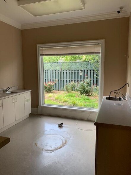 More Photos Of 1565 S Main St, Greenville Medical For Sale