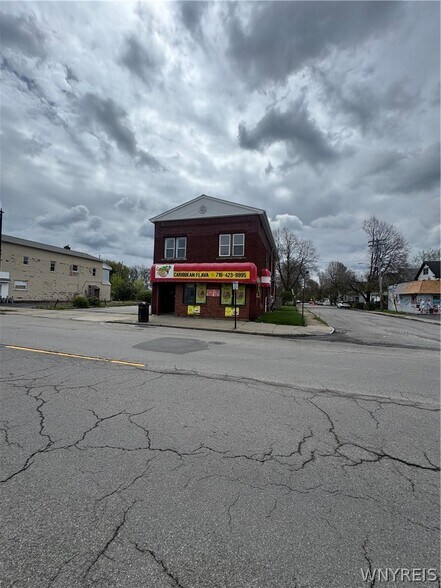 More Photos Of 2501 Pine Ave, Niagara Falls Storefront Retail Residential For Sale