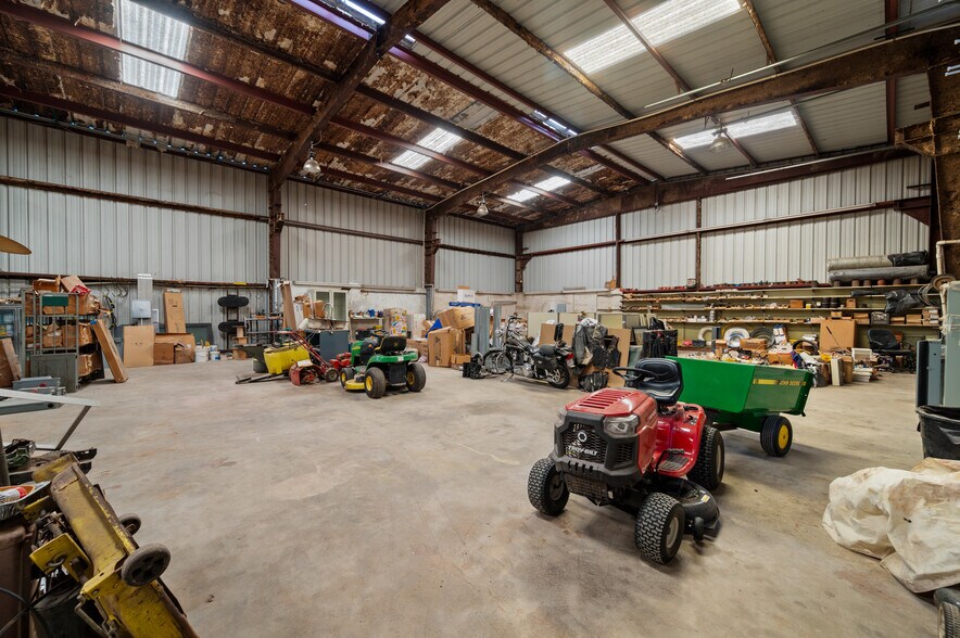 More Photos Of 7 Hills Rd, Newark Warehouse For Sale