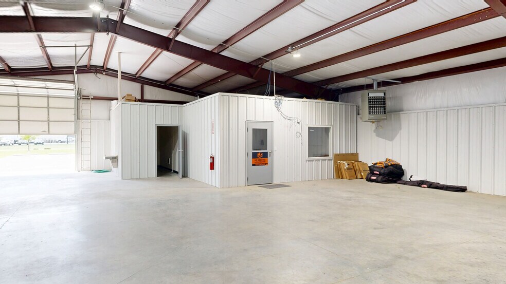 More Photos Of 2087 Long St, Springdale Warehouse For Lease