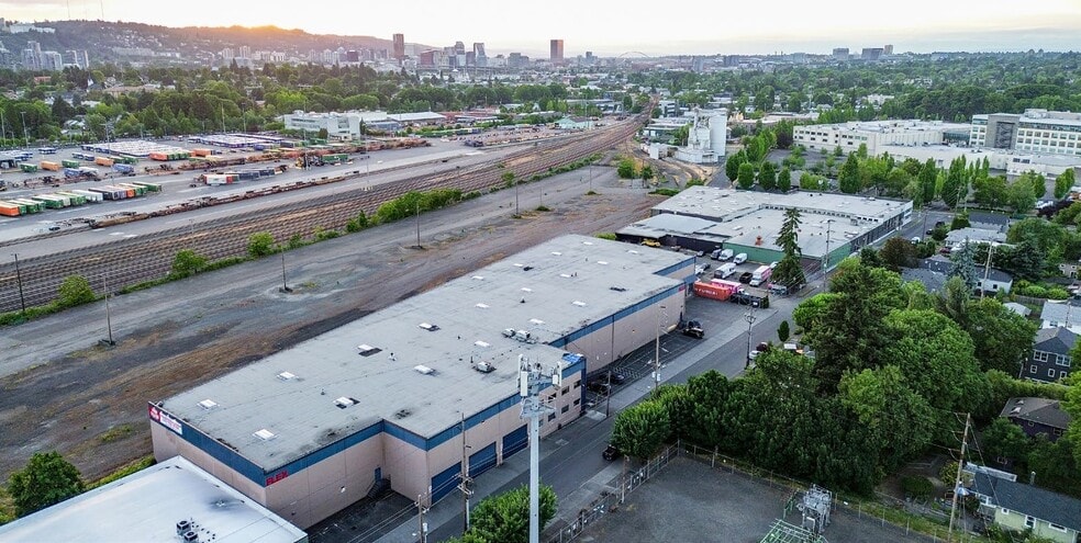 More Photos Of 2340 SE Gladstone St, Portland Warehouse For Sale