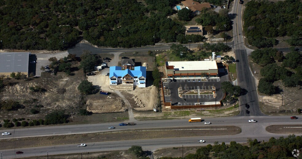 More Photos Of 32335 US Highway 281 N, Bulverde Medical For Lease