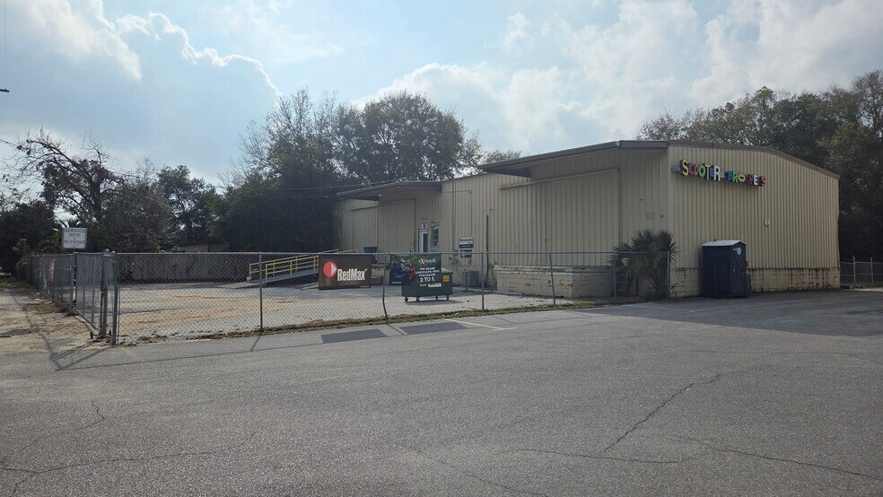 Primary Photo Of 144 Air Force St, Fort Walton Beach Warehouse For Lease