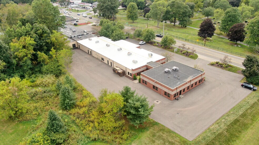 More Photos Of 9821 Olde Eight Rd, Northfield Medical For Lease
