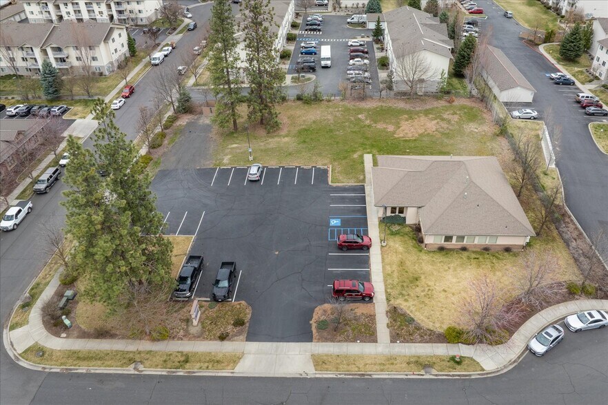 More Photos Of 9718 N Morton Ct, Spokane Office For Sale