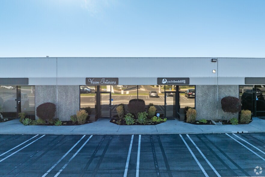 More Photos Of 16691 Gothard St, Huntington Beach Light Manufacturing For Lease