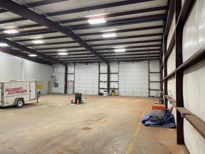 More Photos Of 2619 FM 3033, Stanton Warehouse For Lease