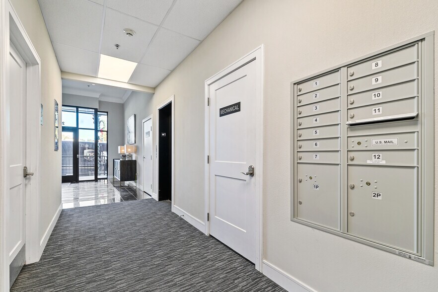 More Photos Of 205 W Louisiana St, McKinney Office For Lease