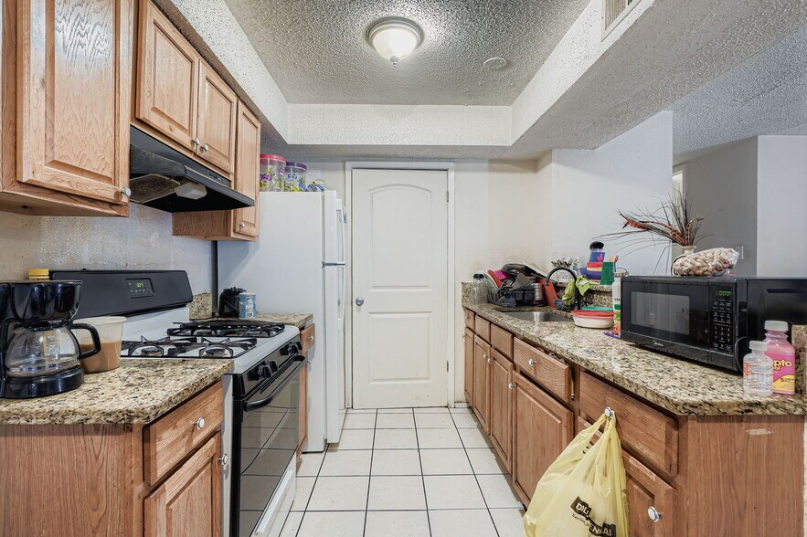 More Photos Of 5803 Cougar Dr, Austin Apartments For Sale