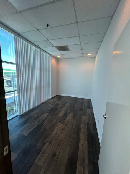 More Photos Of 3945 E Patrick Ln, Las Vegas Light Manufacturing For Lease